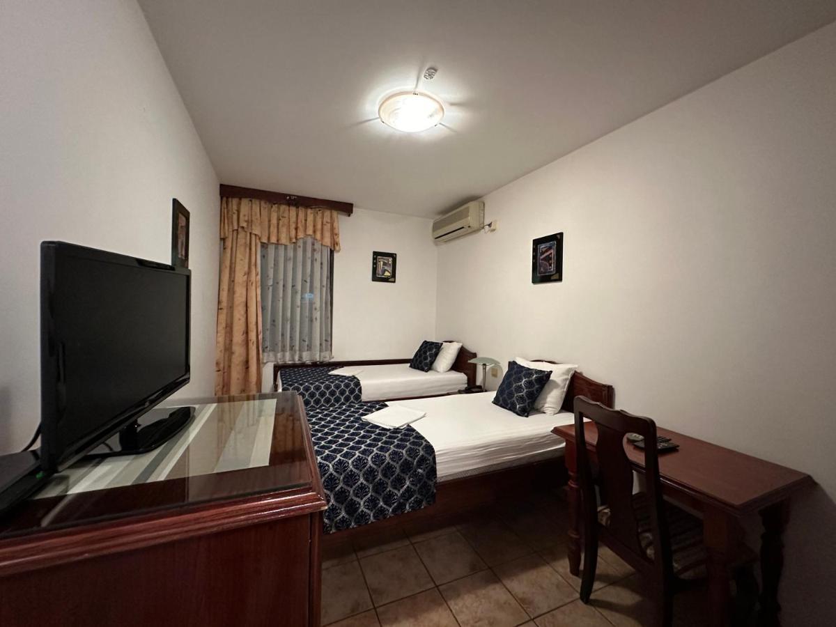 Beatrix Lux Hotel Budva Exterior foto