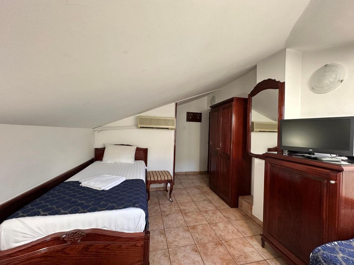 Beatrix Lux Hotel Budva Exterior foto