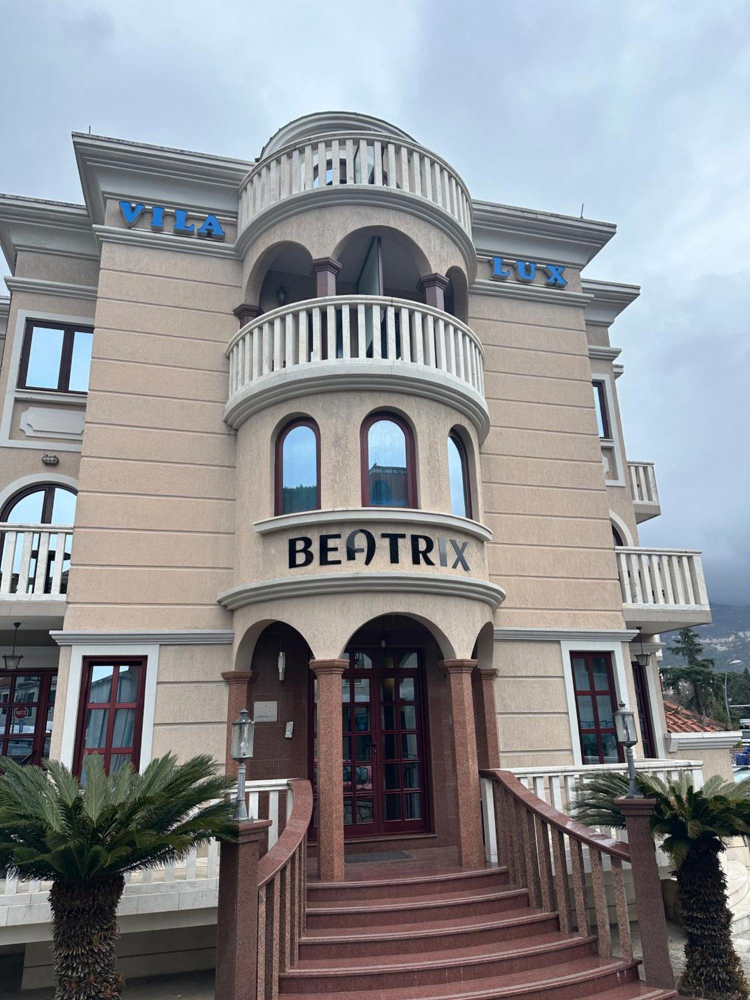 Beatrix Lux Hotel Budva Exterior foto