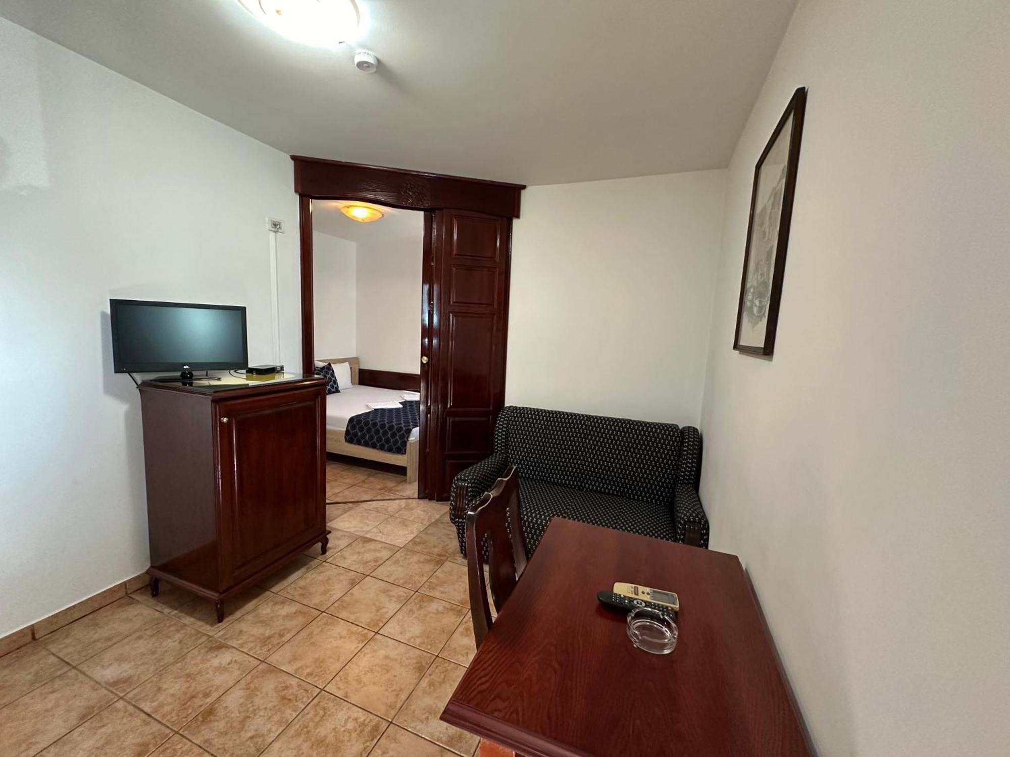 Beatrix Lux Hotel Budva Exterior foto